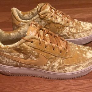 Adorabe Youth / Women's / Men's Air Force Sneakers!
